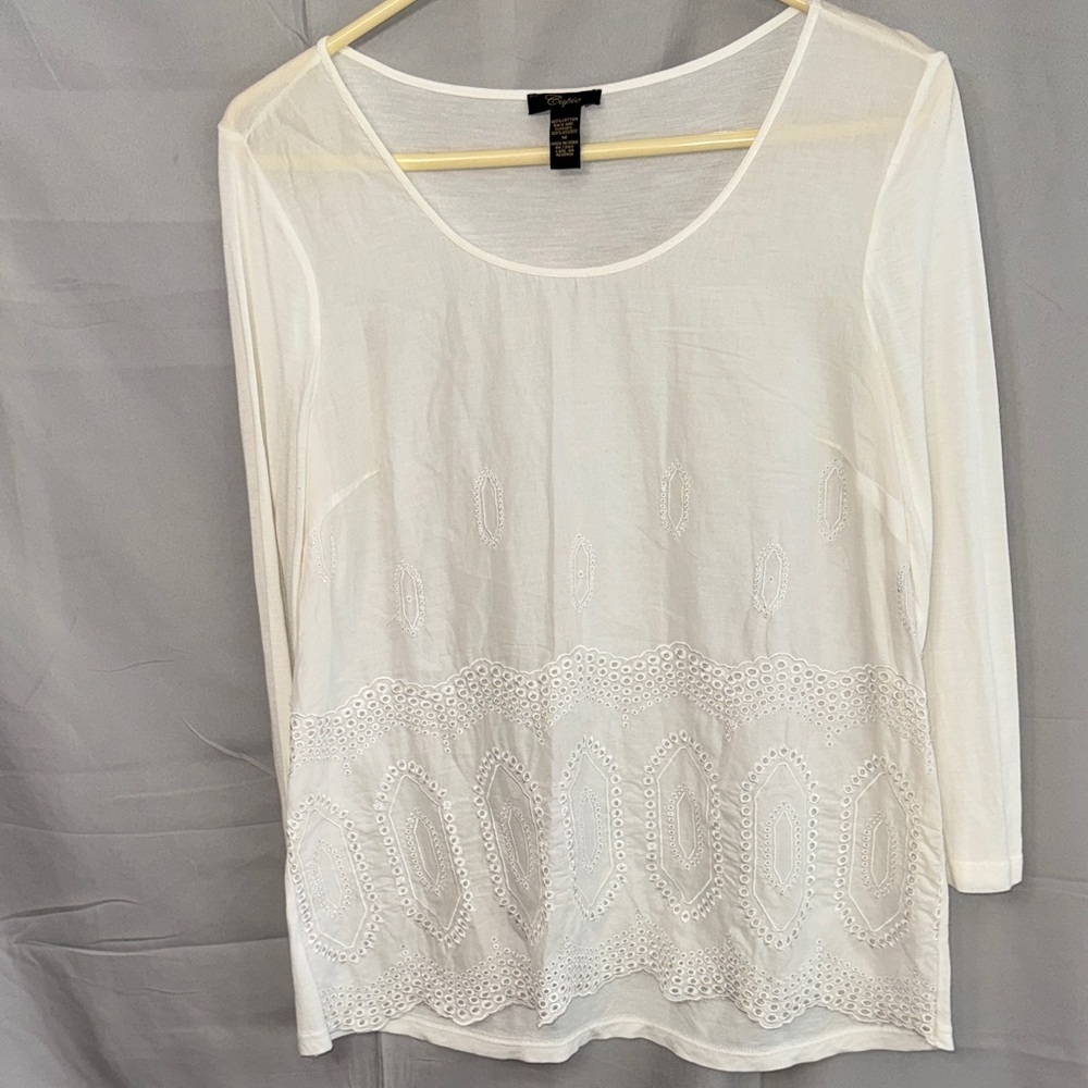 Cupio White Long-Sleeve Eyelet Embroidered Top - Picture 3 of 13
